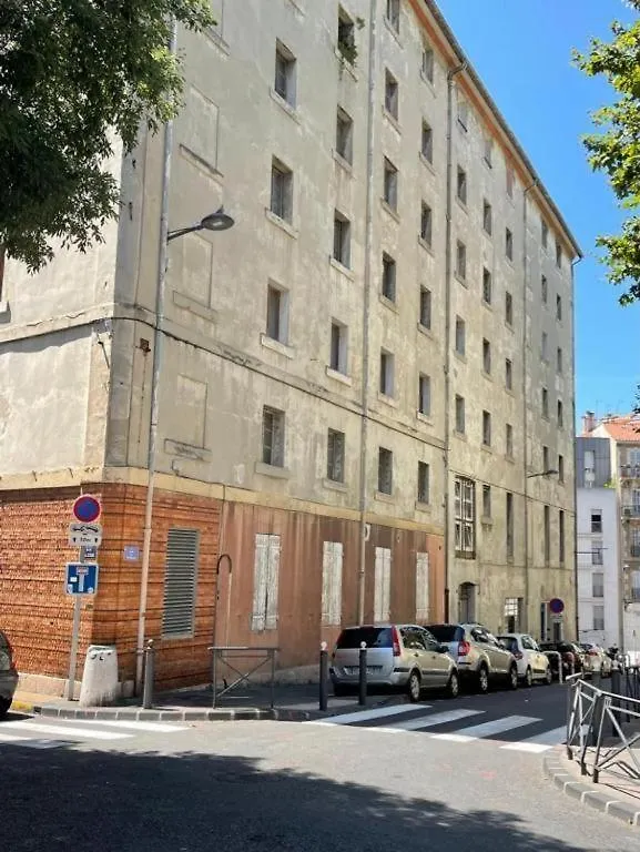 Appartement Jungle Republic à Marseille 0*,